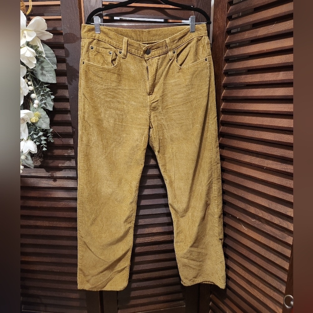 Levi's Women's Corduroy Trousers in Mustard Yellow